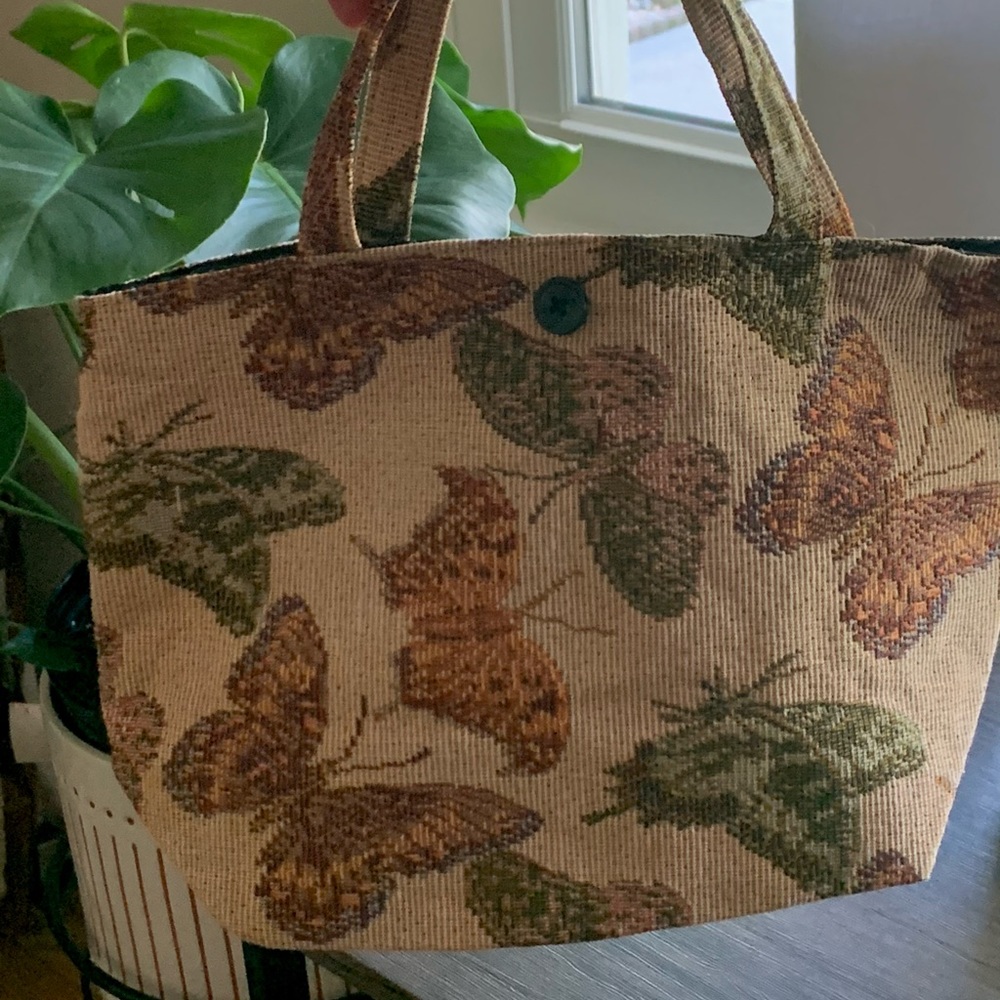 Knit butterfly purse